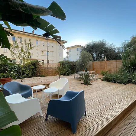 شقة 2 Pieces Avec Jardin Et Clim A Quelques Pas De La ! *